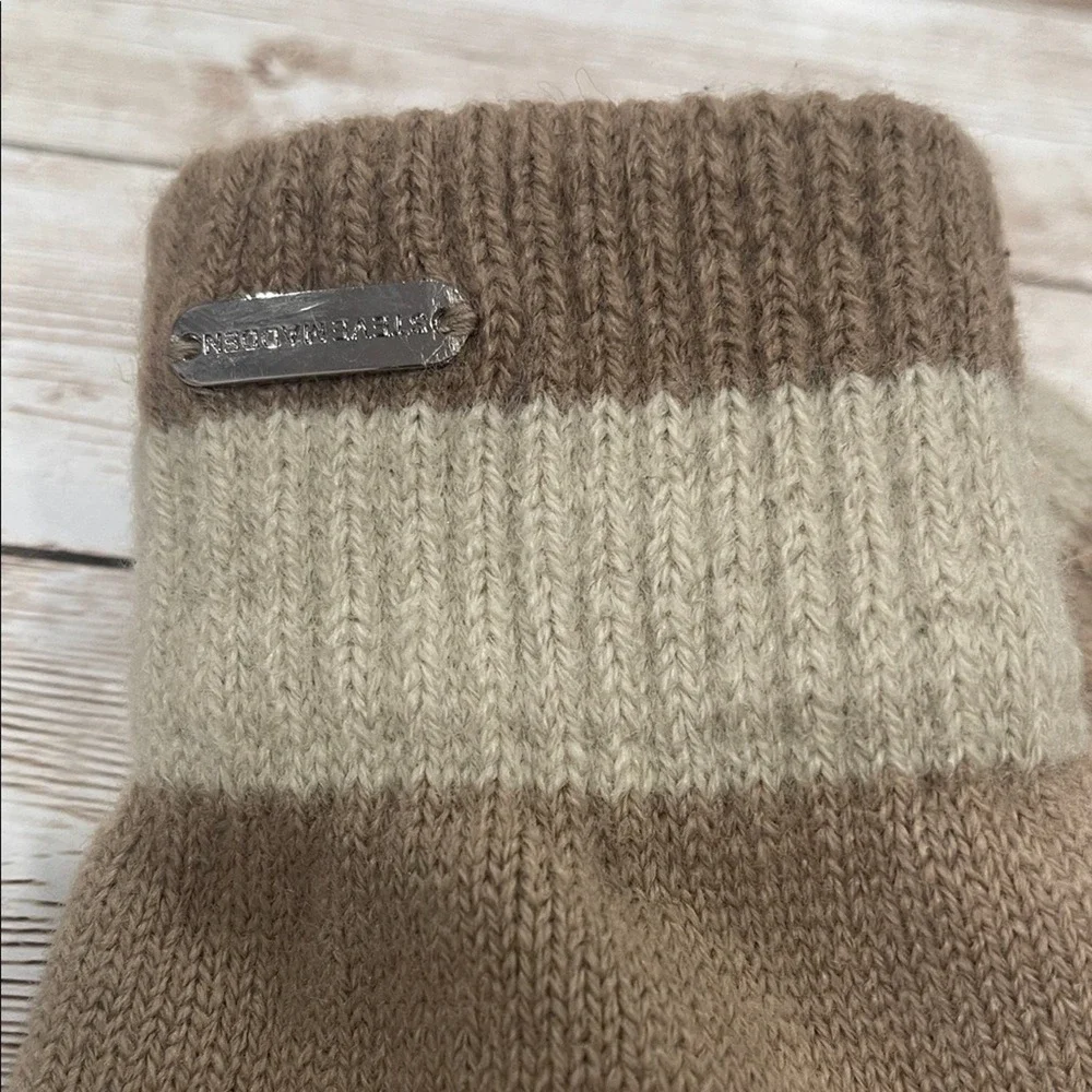 Steve‎ Madden Beige and Green Knit Gloves NWOT